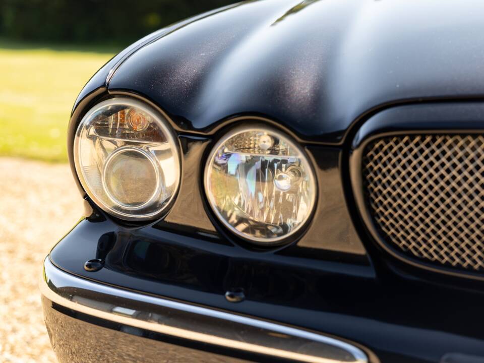 Image 9/43 of Jaguar XJR (2003)