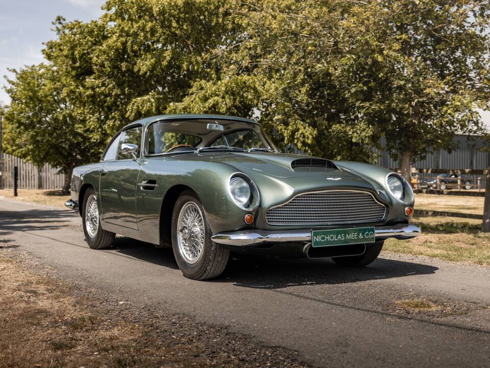 Image 9/42 de Aston Martin DB 4 GT (1959)
