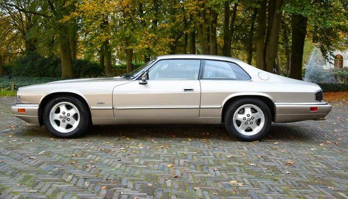 Imagen 3/7 de Jaguar XJS 4.0 (1995)