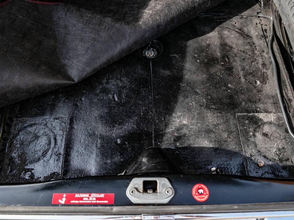 Image 26/86 of Mercedes-Benz 300 SE (1965)