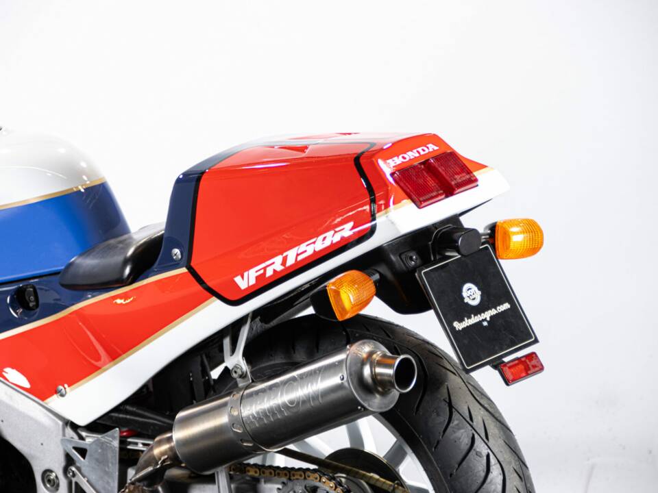 Immagine 15/48 di Honda VFR 750R RC 30 (1988)