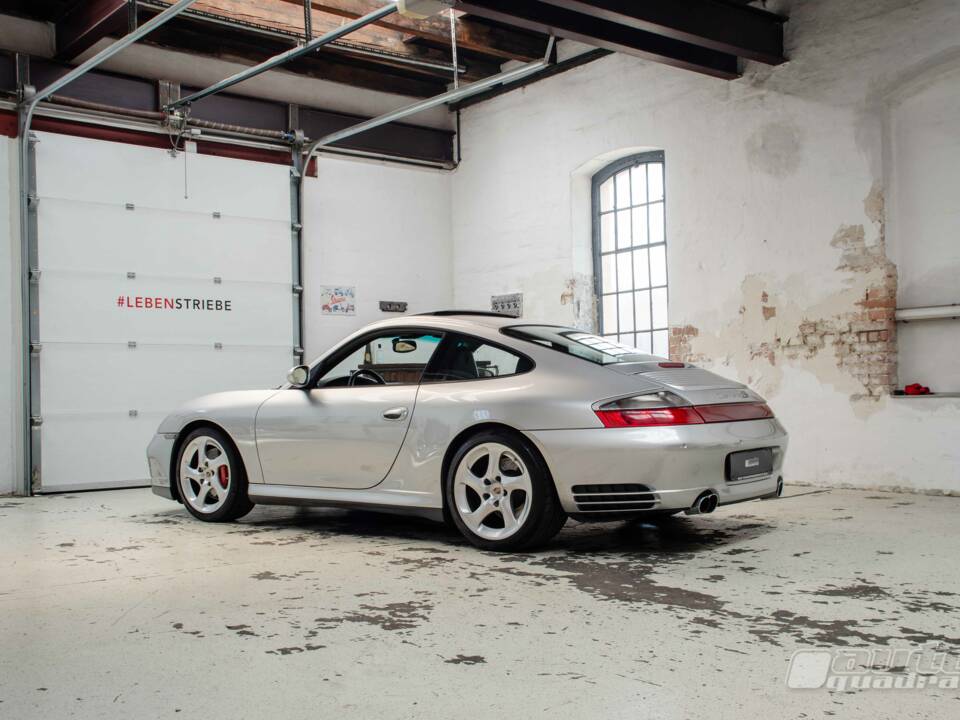 Image 2/11 of Porsche 911 Carrera 4S (2002)