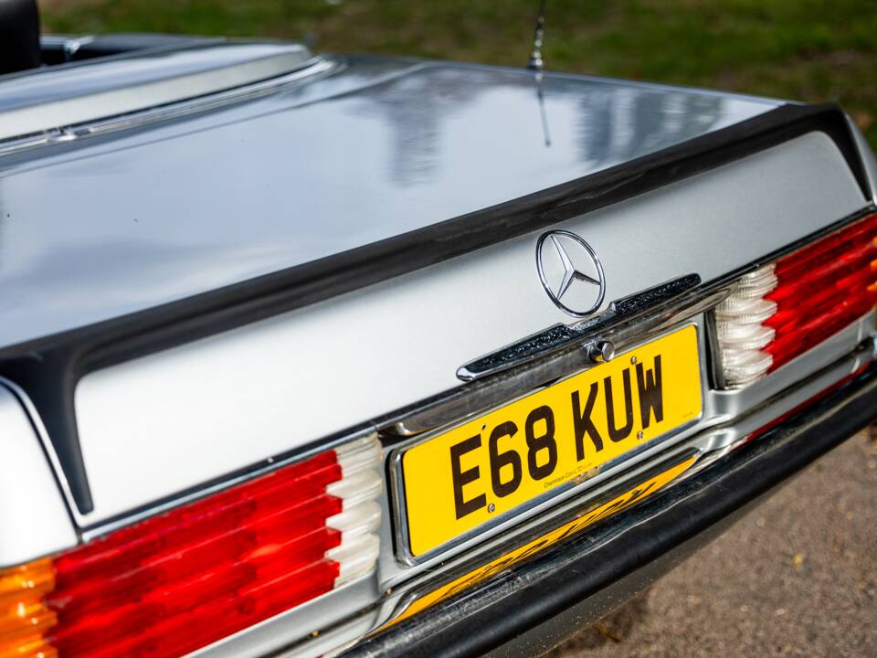 Afbeelding 24/27 van Mercedes-Benz 420 SL (1987)