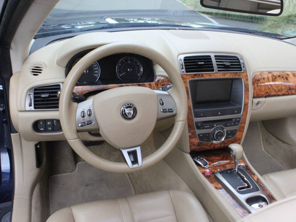 Image 10/23 of Jaguar XK 4.2 (2006)