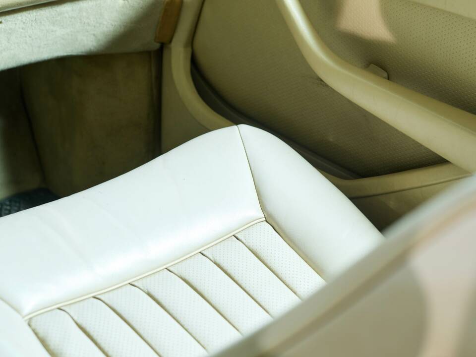 Bild 29/43 von Mercedes-Benz 380 SE (1984)