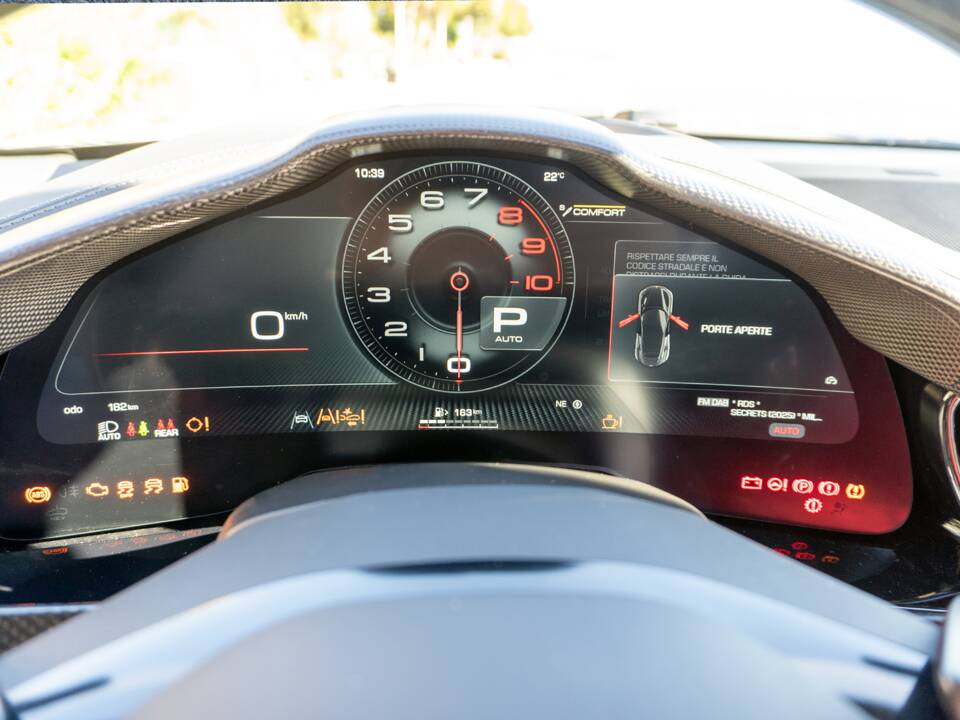 Image 9/21 of Ferrari Purosangue V12 (2025)