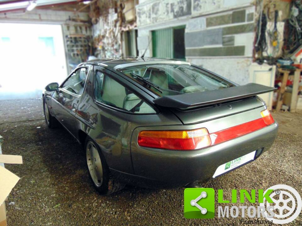 Bild 4/8 von Porsche 928 S4 (1990)