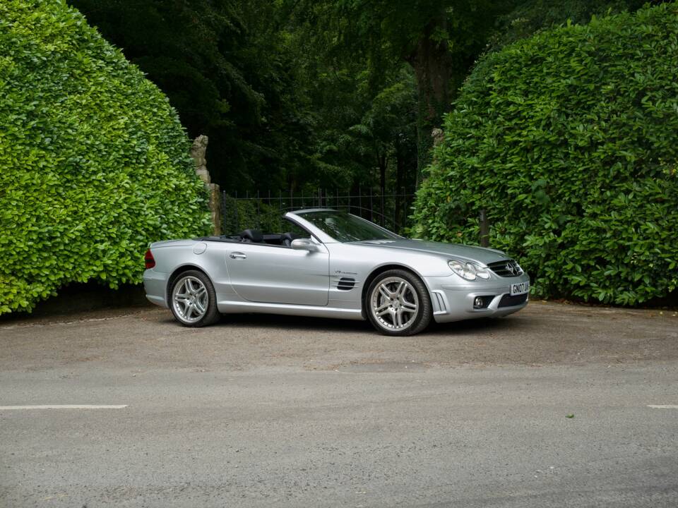 Image 8/23 de Mercedes-Benz SL 55 AMG (2007)