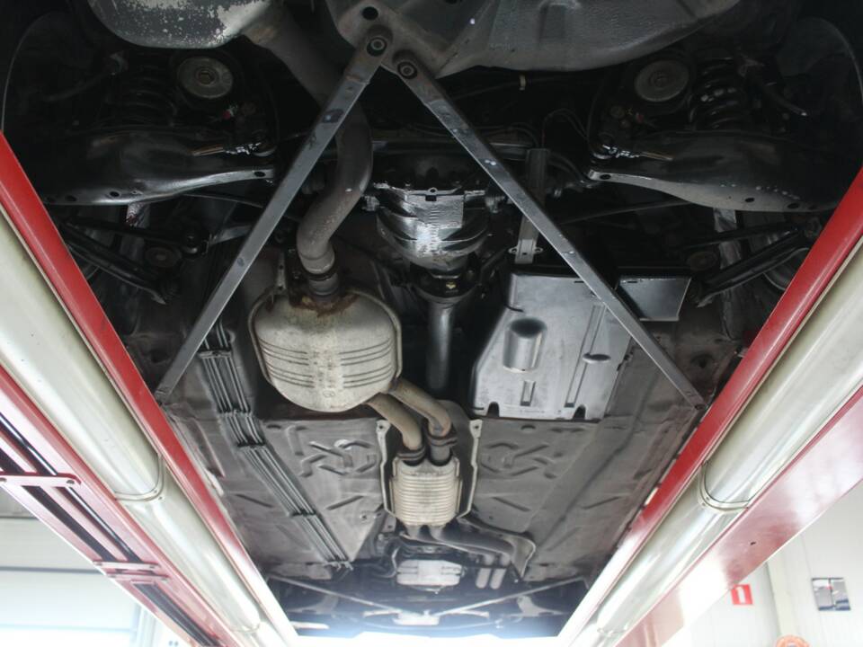 Bild 40/50 von Mercedes-Benz 300 CE-24 3.4 AMG (1993)