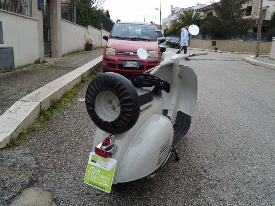 Image 6/9 of Piaggio Vespa 125 (1962)