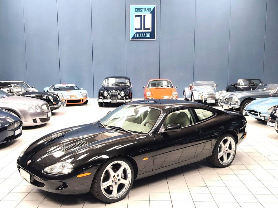 Bild 2/65 von Jaguar XKR (1998)