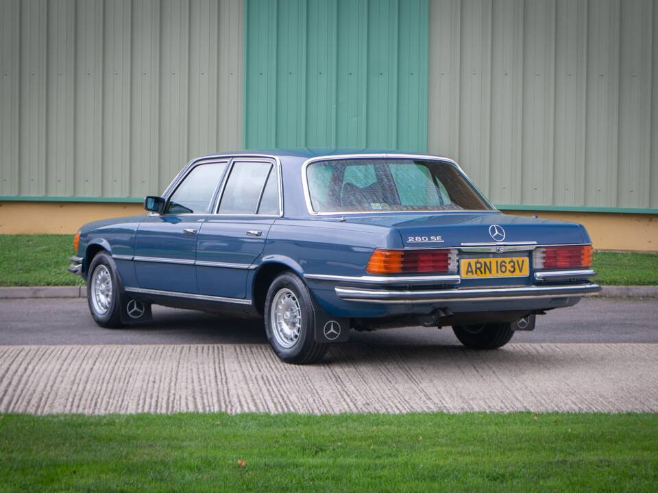 Immagine 5/31 di Mercedes-Benz 280 SE (1980)
