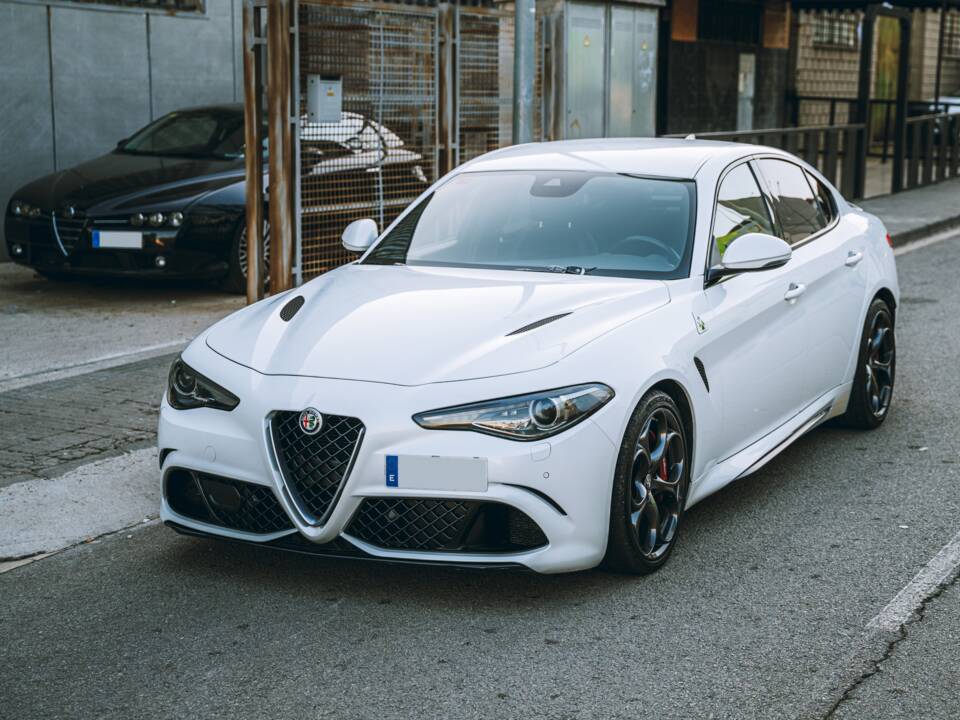 Bild 9/26 von Alfa Romeo Giulia Quadrifoglio (2017)