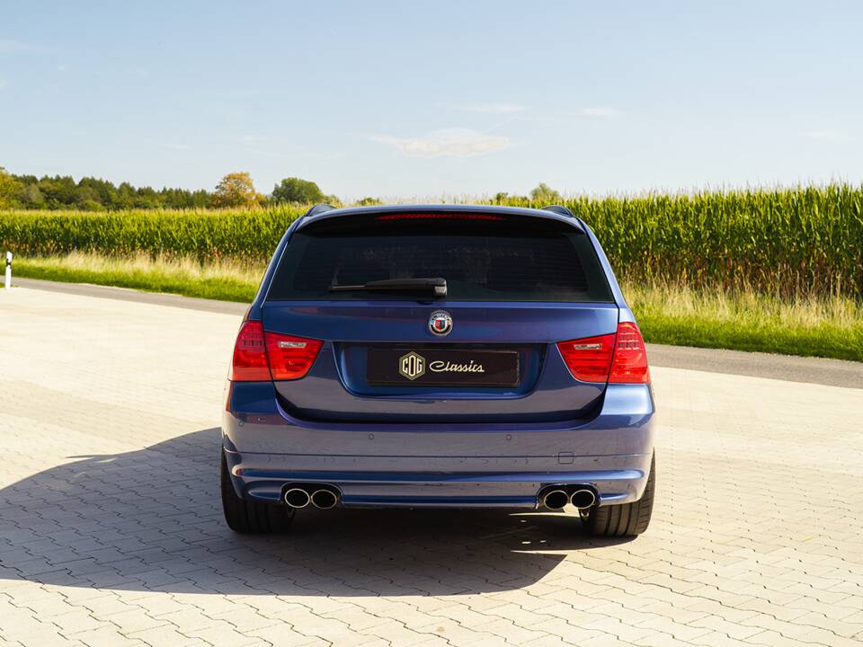Image 8/32 of ALPINA B3 S Bi-Turbo xDrive (2012)