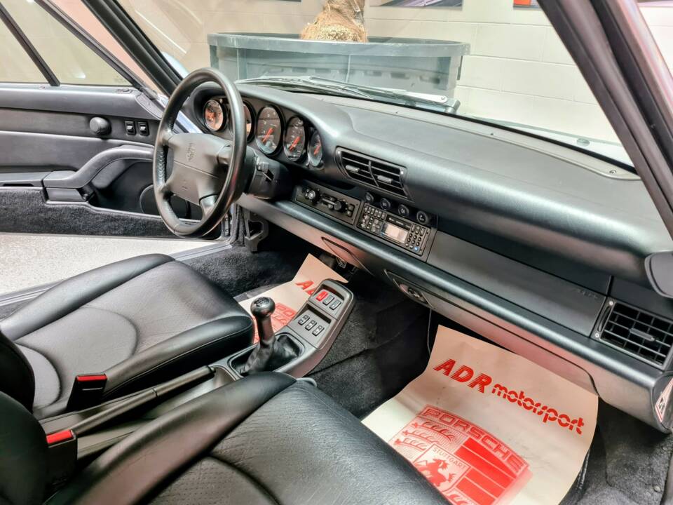 Immagine 11/34 di Porsche 911 Carrera (1996)