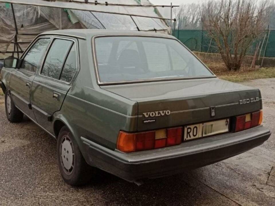 Immagine 2/50 di Volvo 360 GLE (1986)