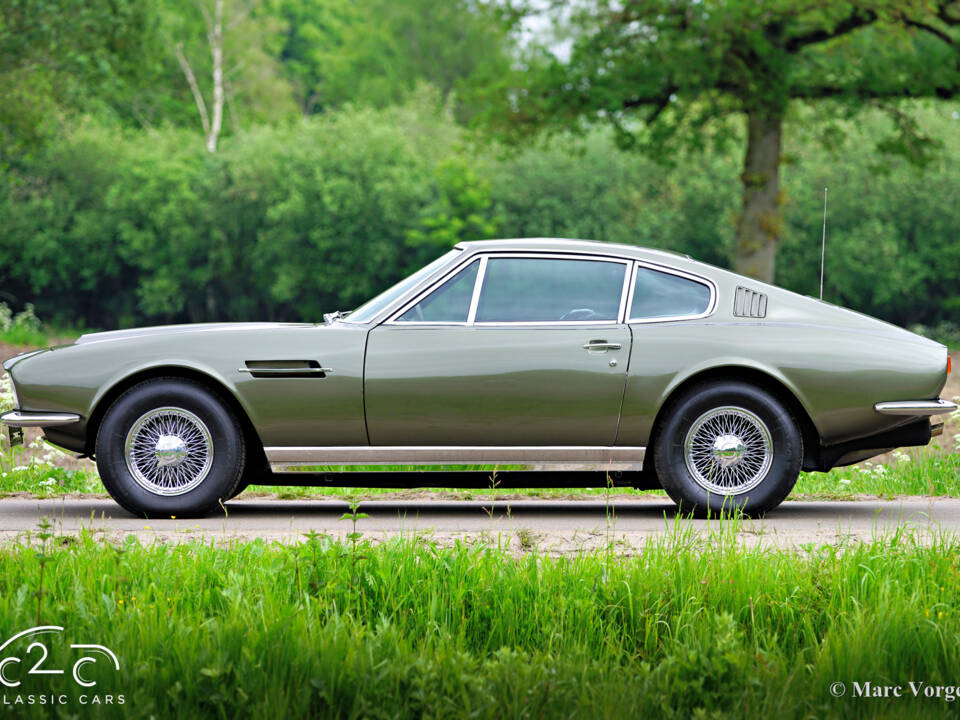 Image 4/57 of Aston Martin DBS (1969)