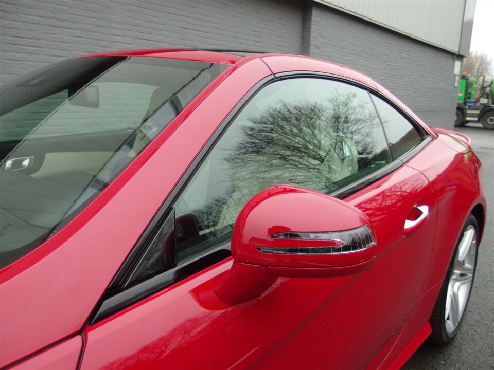 Image 29/99 of Mercedes-Benz SL 63 AMG (2012)