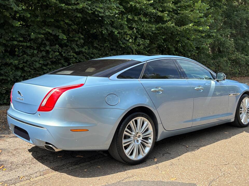 Image 4/50 of Jaguar XJ 5.0 (2011)