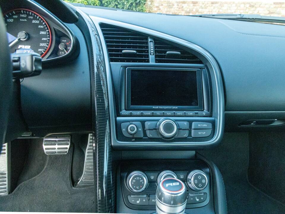 Image 44/50 de Audi R8 V10 (2011)