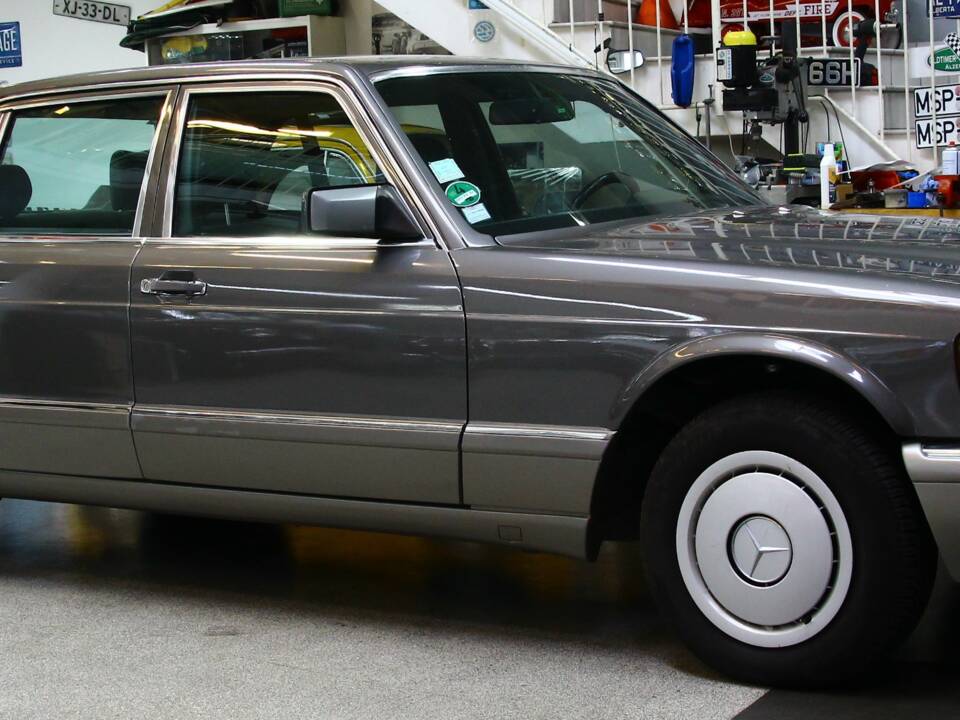 Imagen 8/44 de Mercedes-Benz 500 SEL (1986)