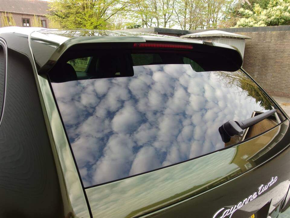 Image 21/99 of Porsche Cayenne Turbo (2007)