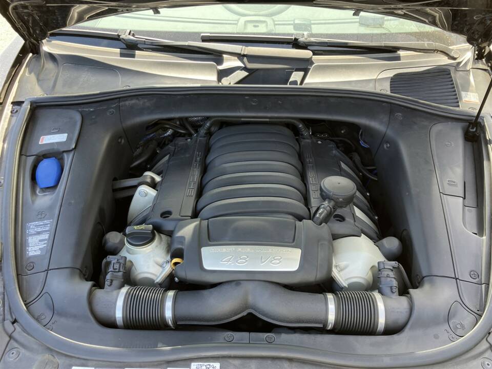 Immagine 32/40 di Porsche Cayenne GTS (2008)