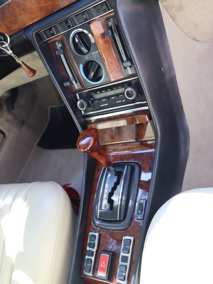 Image 33/57 de Mercedes-Benz 450 SEL 6,9 (1977)