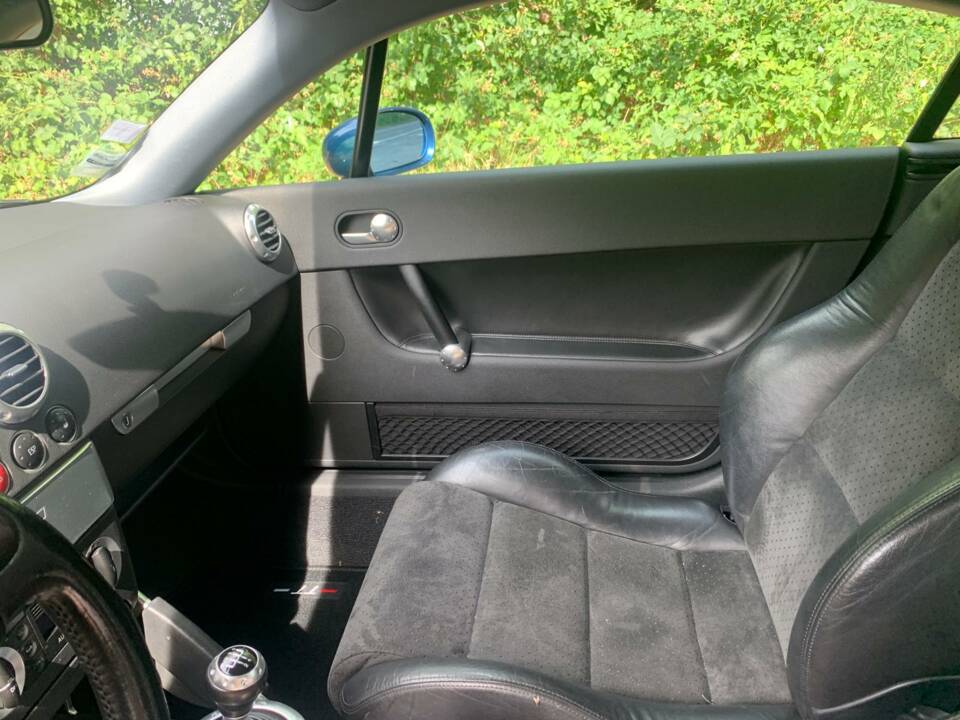 Image 5/72 of Audi TT 1.8 T (2000)