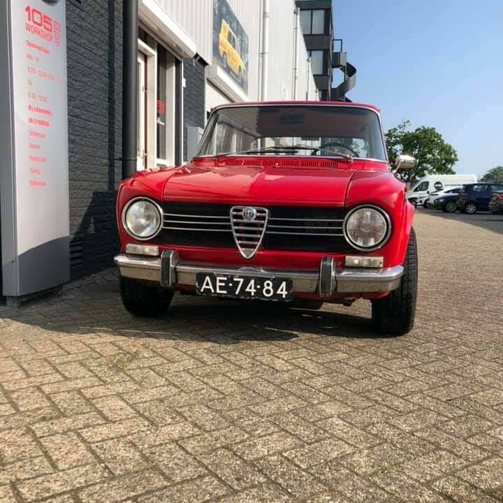 Image 26/30 of Alfa Romeo Giulia 1300 TI (1971)