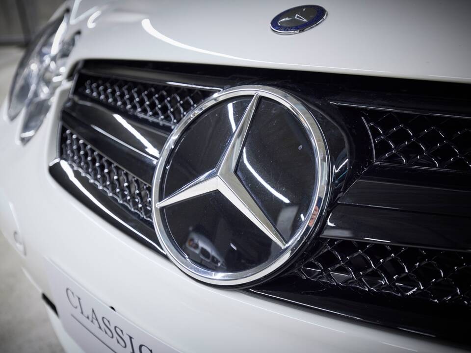 Image 42/99 de Mercedes-Benz SL 55 AMG (2005)