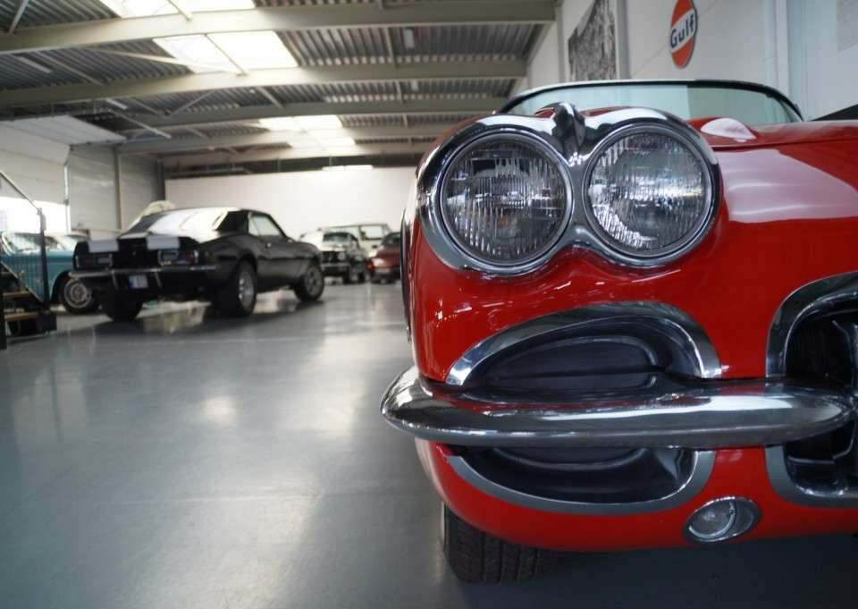 Image 24/50 of Chevrolet Corvette (1958)