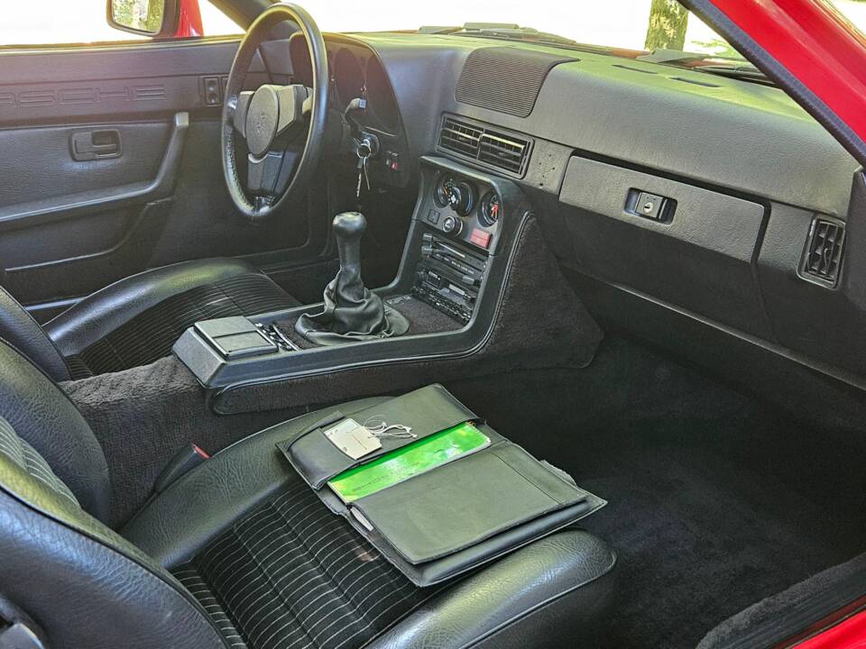 Image 9/31 of Porsche 924 Turbo (1981)