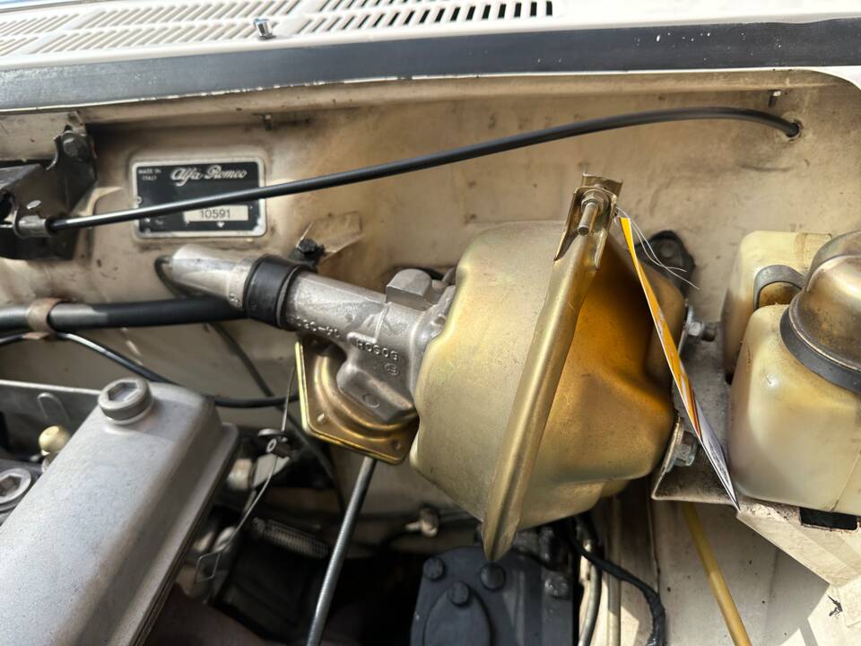 Image 54/63 of Alfa Romeo Spider 1300 Junior (1970)
