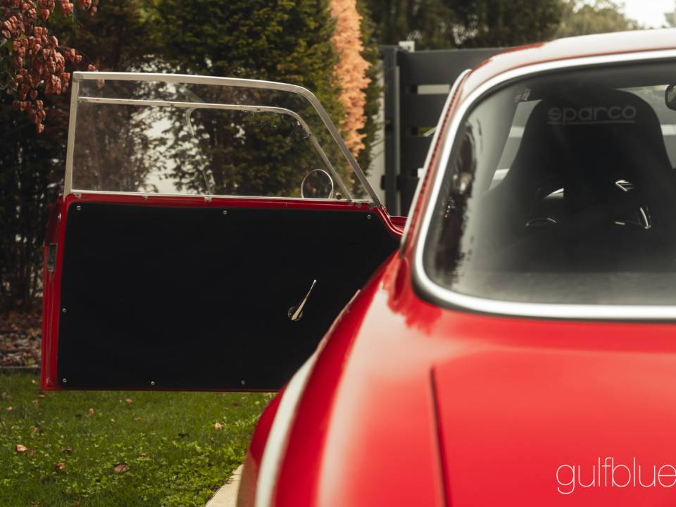 Immagine 11/49 di Alfa Romeo Giulia GTA 1300 Junior (1968)