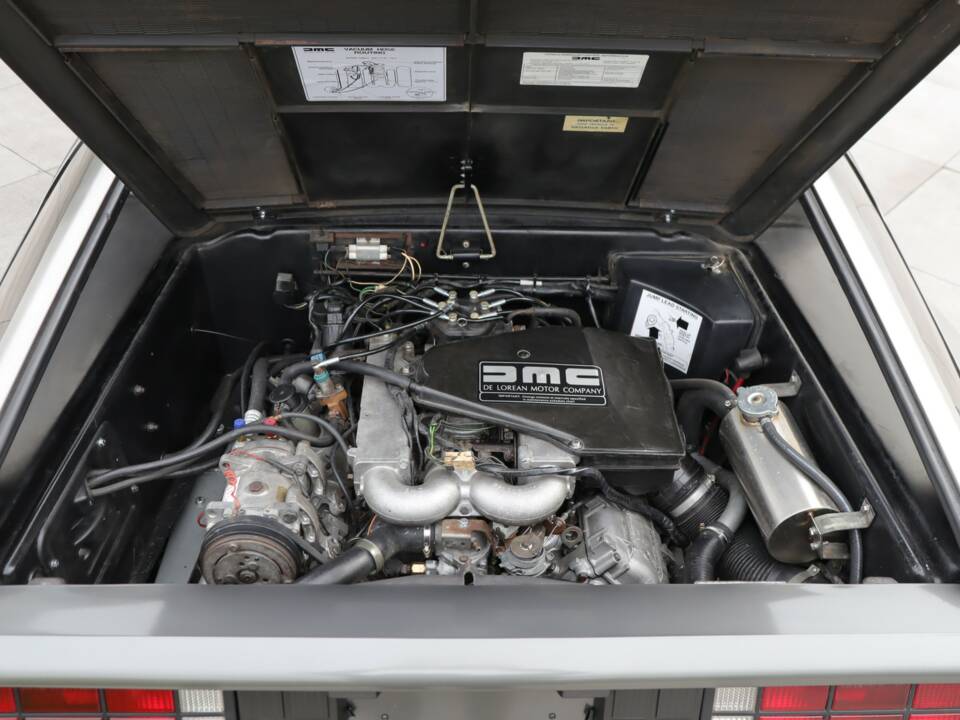 Image 5/50 de DeLorean DMC-12 (1981)