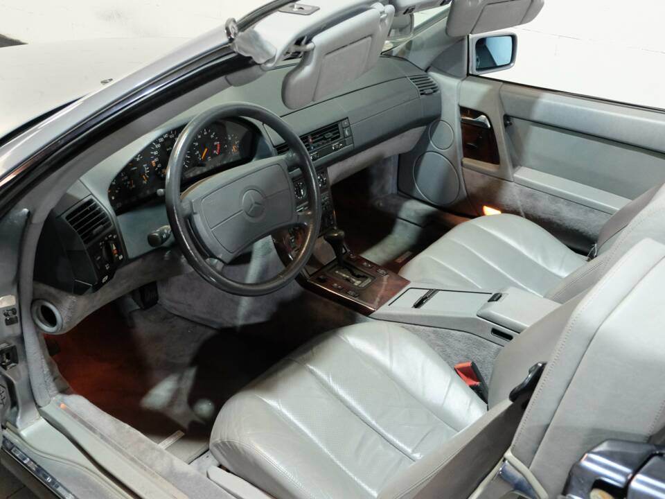 Image 4/34 of Mercedes-Benz 500 SL (1991)