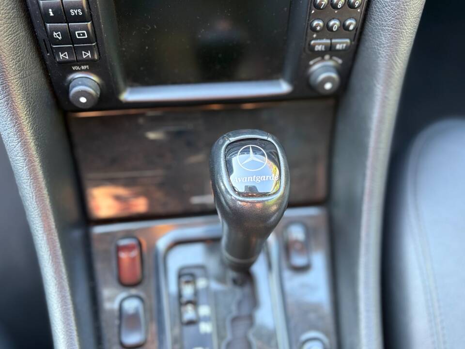Image 10/24 of Mercedes-Benz CLK 430 (2000)