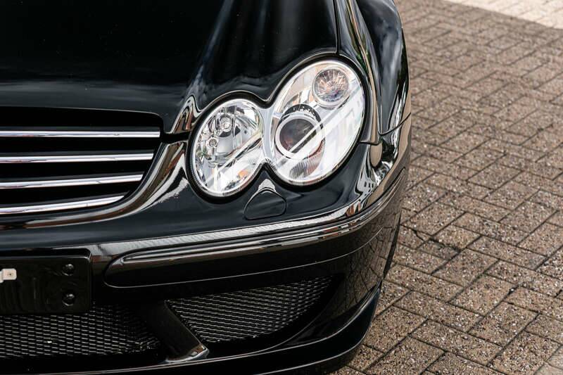 Image 11/50 of Mercedes-Benz CLK DTM AMG (2004)