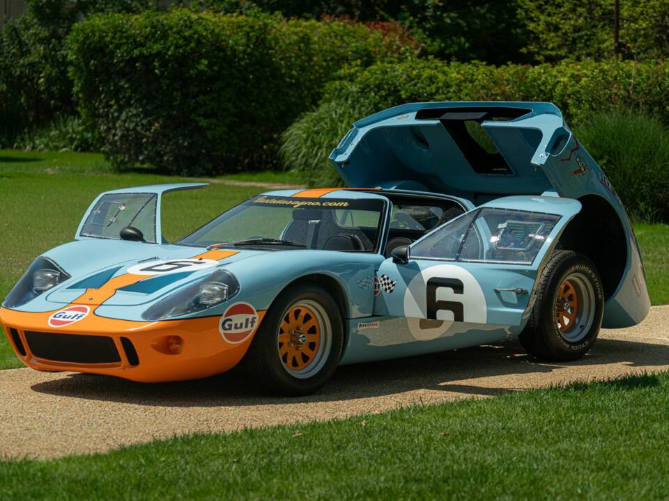 Image 2/50 of Ford GT40 (1978)