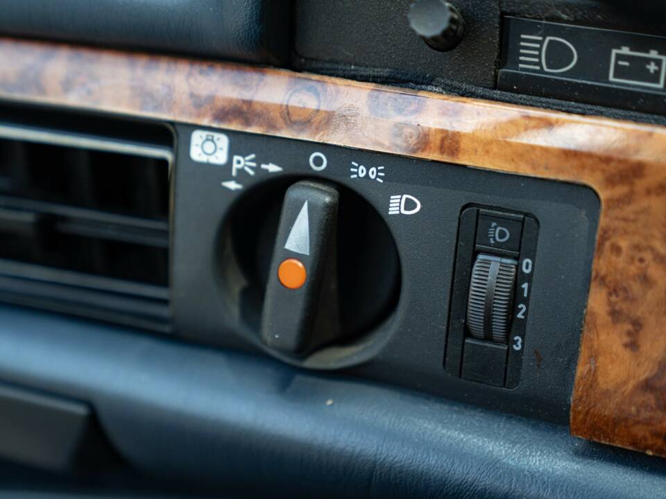 Image 44/50 de Mercedes-Benz 380 SEC (1982)