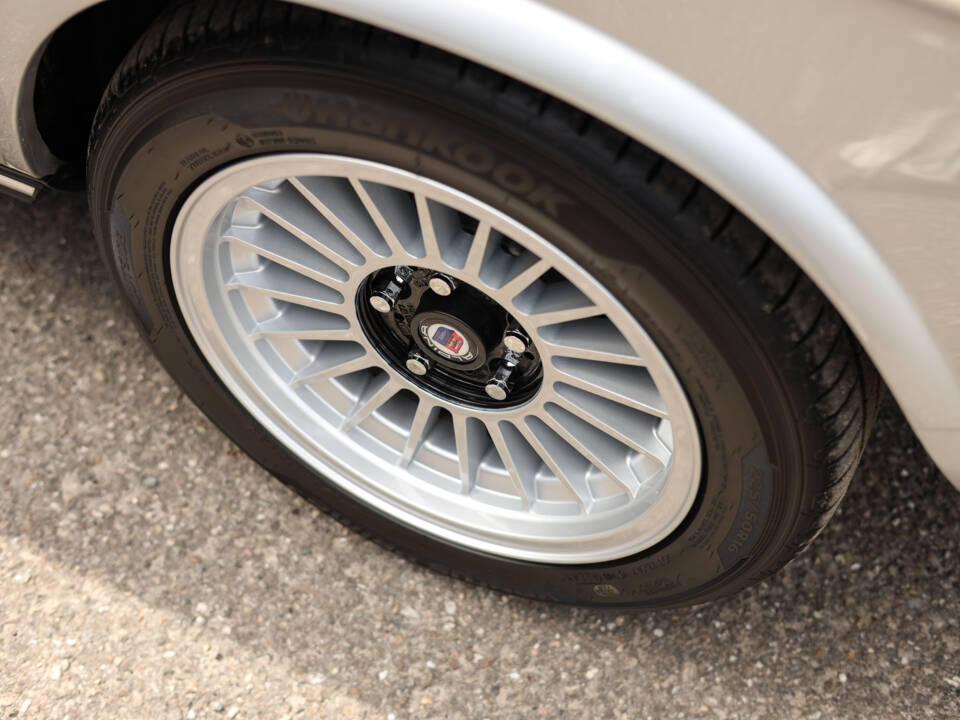 Image 65/95 of BMW 3.0 CSi (1975)