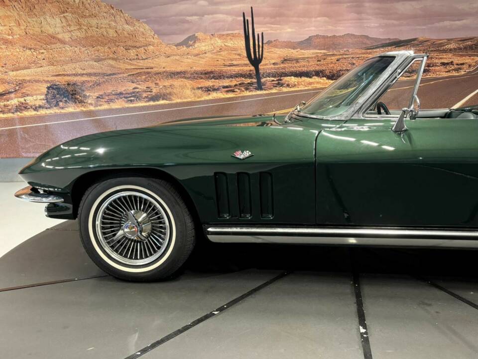 Obraz 15/50 pojazdu Chevrolet Corvette Sting Ray Convertible (1965)