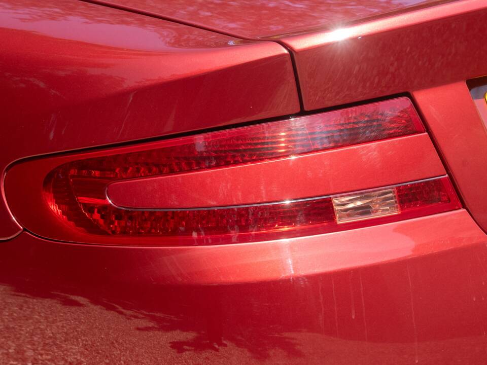 Image 25/50 of Aston Martin DB 9 Volante (2006)