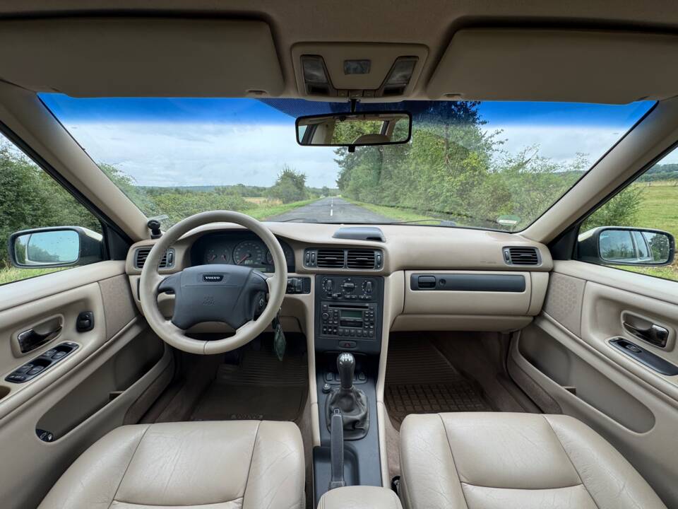 Image 15/20 of Volvo V 70 XC 2.5T (1998)
