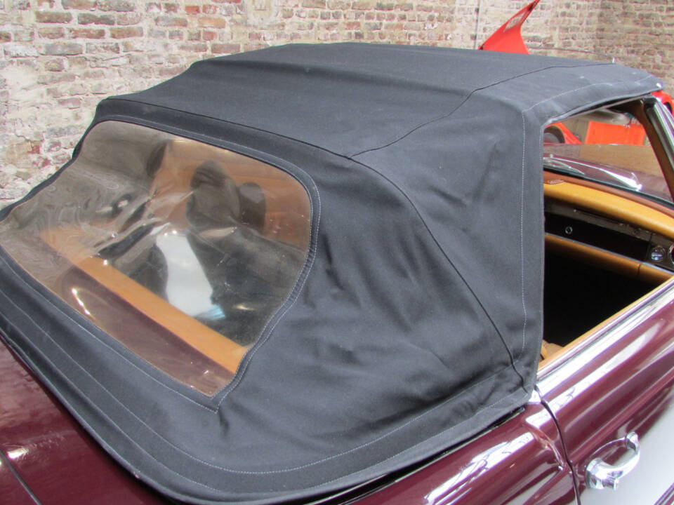 Image 14/23 of Mercedes-Benz 280 SL (1969)