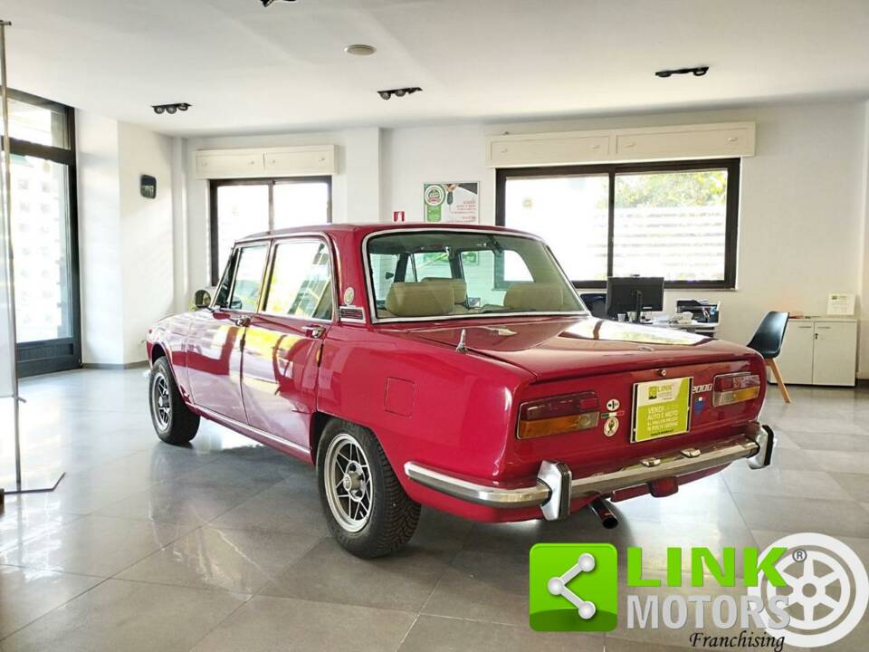 Imagen 7/10 de Alfa Romeo 2000 Berlina (1973)