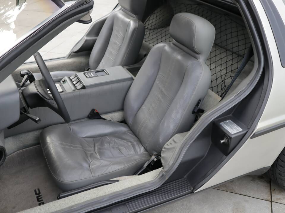 Image 16/50 de DeLorean DMC-12 (1981)