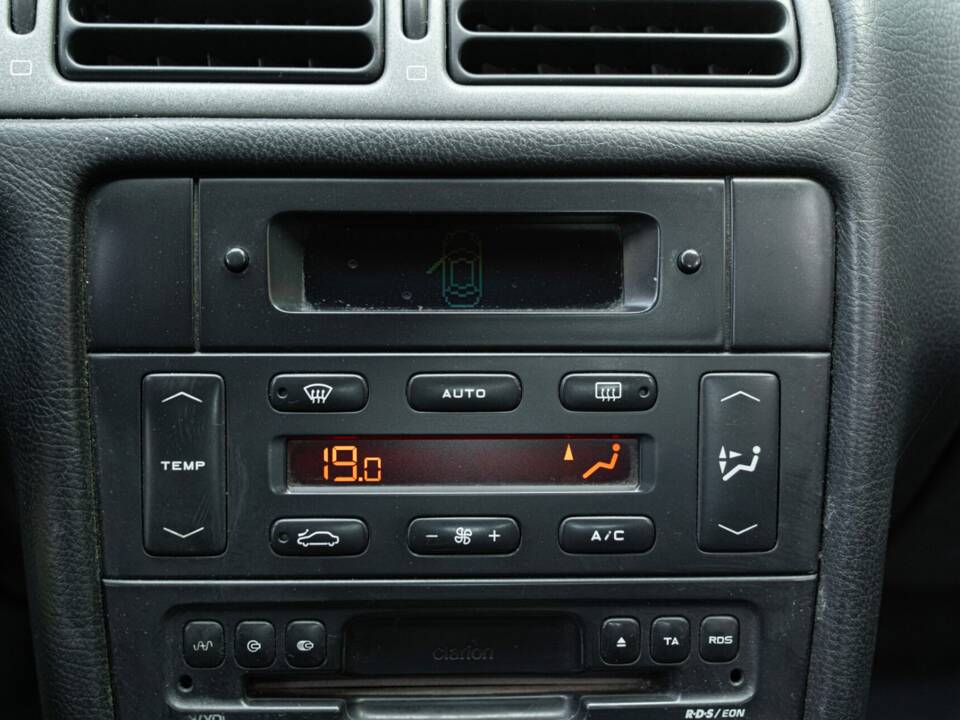 Obraz 33/48 pojazdu Peugeot 406 Coupé 2.0 16V (2000)