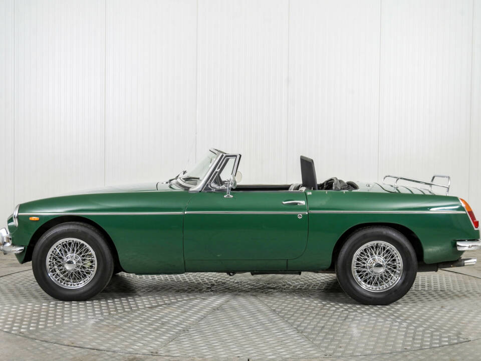 Image 9/50 of MG MGB (1964)